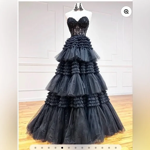 Beautiful NWT Black size 2 Prom Dress! - Picture 1 of 14